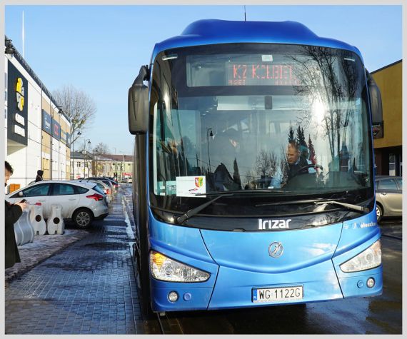 Więcej o: Szybki autobus łączący powiat z Warszawą już od 28 marca